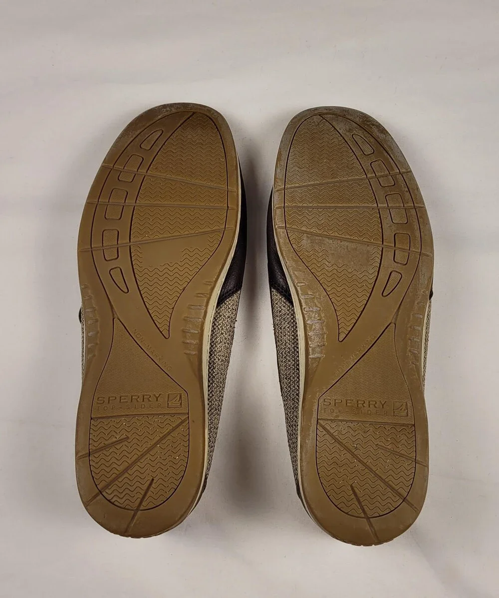 Sperry brand top
